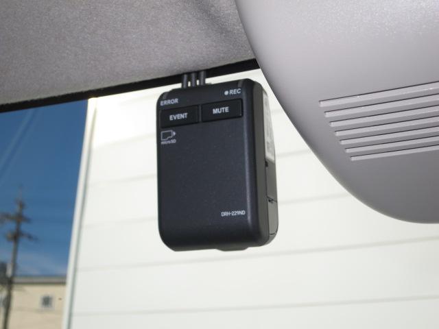 Ｎ－ＢＯＸ ベースグレード　９インチフルセグメモリーナビ・ＨｏｎｄａＣＯＮＮＥＣＴ・急アクセル制御システム・運転席＆助手席シートヒーター・ＥＴＣ・サイドエアバックシステム＋サイドカーテンエアバック・（15枚目）