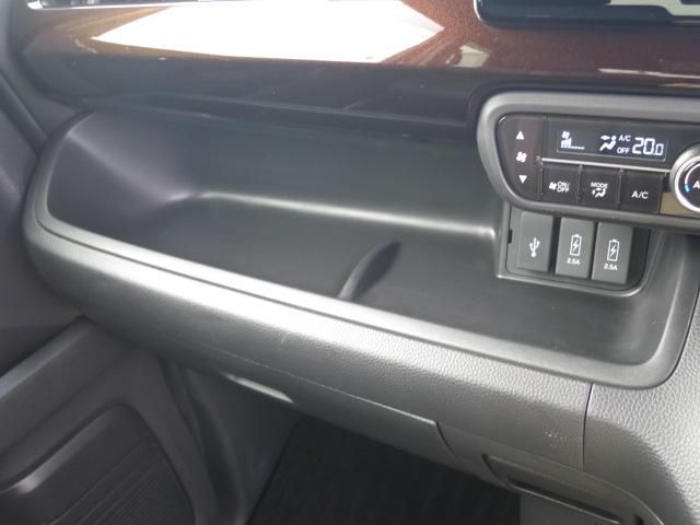 N-BOXカスタム Lターボ ホンダセンシング・フルセグメモリーナビ・前後ドラレコ・ETC・サイドエアバックシステム+サイドカーテンエアバック・両側パワースライドドア・運転席&助手席シートヒーター(26枚目)