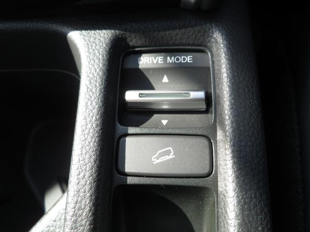 ヴェゼル ｅ：ＨＥＶＺ　ホンダセンシング、ＥＴＣ２，０、前後ドラレコ、シートヒーター、ステアリングヒーター、パワーテールゲート、後席用ＵＳＢチャージャー（Ｔｙｐｅ－Ｃ／２個付）（22枚目）