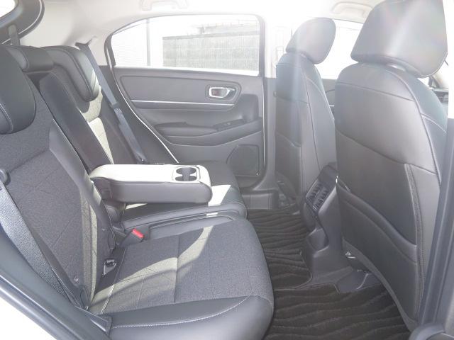 ヴェゼル ｅ：ＨＥＶＺ　ホンダセンシング、ＥＴＣ２，０、前後ドラレコ、シートヒーター、ステアリングヒーター、パワーテールゲート、後席用ＵＳＢチャージャー（Ｔｙｐｅ－Ｃ／２個付）（37枚目）