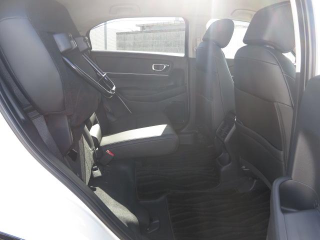 ヴェゼル ｅ：ＨＥＶＺ　ホンダセンシング、ＥＴＣ２，０、前後ドラレコ、シートヒーター、ステアリングヒーター、パワーテールゲート、後席用ＵＳＢチャージャー（Ｔｙｐｅ－Ｃ／２個付）（42枚目）