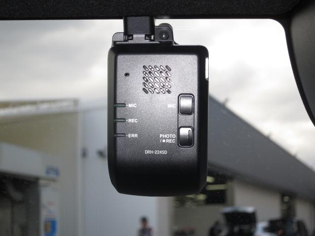 Ｎ－ＢＯＸカスタム ターボ　ホンダセンシング・フルセグメモリーナビ・前後ドラレコ・ＨｏｎｄａＣＯＮＮＥＣＴ・運転席＆助手席シートヒーター・電子パーキングシステム・サイドエアバックシステム＋サイドカーテンエアバック・（3枚目）