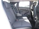 フル乗車時でも十分な荷室です。