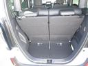 フル乗車時でも十分な荷室です。