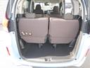 フル乗車時でも十分な荷室です。