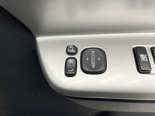 Si 純正SDナビ フリップダウンモニター 禁煙車 電動スライド バックカメラ Bluetooth接続 HIDヘッドライト ETC フルセグ DVD再生 スマートキー 盗難防止システム プライバシーガラス(34枚目)
