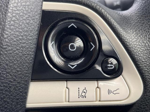 プリウス E トヨタセーフティセンス 純正SDナビ バックカメラ レーダークルーズ ETC Bluetooth スマートキー LEDヘッドライト ステアリングスイッチ 盗難防止装置 横滑防止装置 オートライト(5枚目)