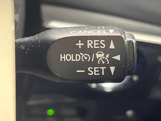 プリウス E トヨタセーフティセンス 純正SDナビ バックカメラ レーダークルーズ ETC Bluetooth スマートキー LEDヘッドライト ステアリングスイッチ 盗難防止装置 横滑防止装置 オートライト(6枚目)