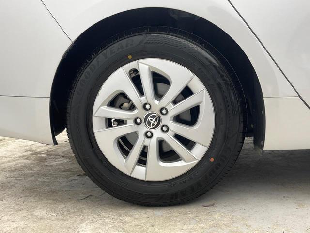 プリウス E トヨタセーフティセンス 純正SDナビ バックカメラ レーダークルーズ ETC Bluetooth スマートキー LEDヘッドライト ステアリングスイッチ 盗難防止装置 横滑防止装置 オートライト(13枚目)