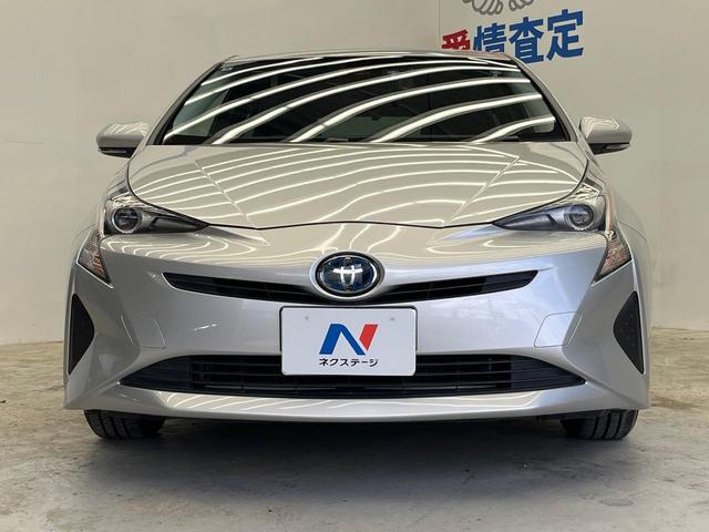 プリウス E トヨタセーフティセンス 純正SDナビ バックカメラ レーダークルーズ ETC Bluetooth スマートキー LEDヘッドライト ステアリングスイッチ 盗難防止装置 横滑防止装置 オートライト(14枚目)