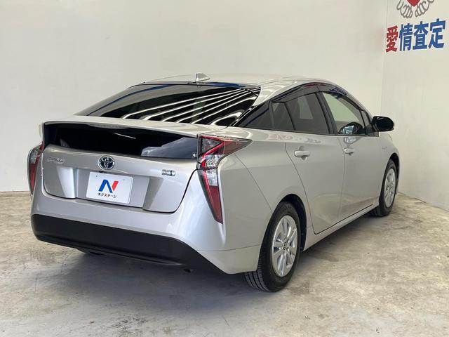 プリウス E トヨタセーフティセンス 純正SDナビ バックカメラ レーダークルーズ ETC Bluetooth スマートキー LEDヘッドライト ステアリングスイッチ 盗難防止装置 横滑防止装置 オートライト(17枚目)