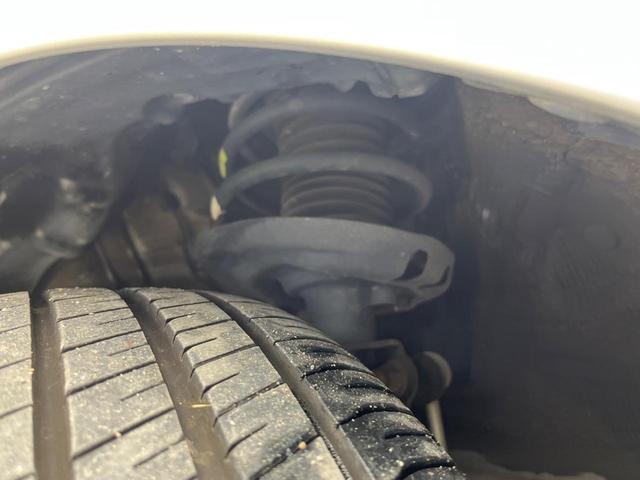 プリウス E トヨタセーフティセンス 純正SDナビ バックカメラ レーダークルーズ ETC Bluetooth スマートキー LEDヘッドライト ステアリングスイッチ 盗難防止装置 横滑防止装置 オートライト(20枚目)