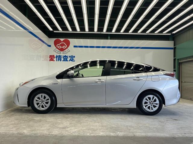 プリウス E トヨタセーフティセンス 純正SDナビ バックカメラ レーダークルーズ ETC Bluetooth スマートキー LEDヘッドライト ステアリングスイッチ 盗難防止装置 横滑防止装置 オートライト(25枚目)