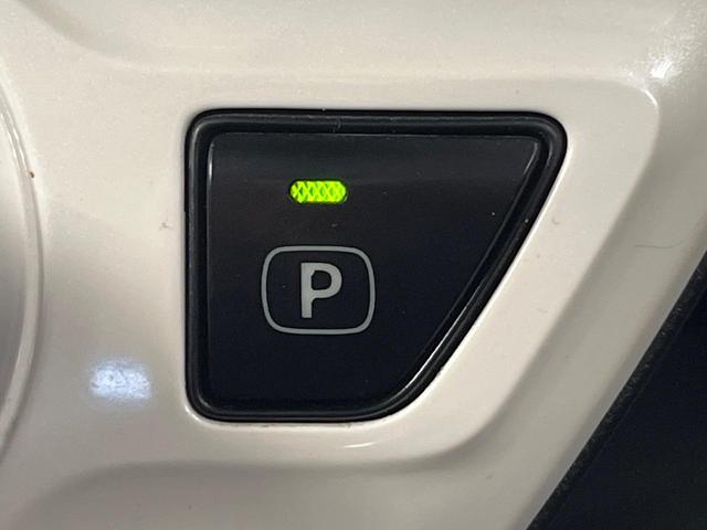 プリウス E トヨタセーフティセンス 純正SDナビ バックカメラ レーダークルーズ ETC Bluetooth スマートキー LEDヘッドライト ステアリングスイッチ 盗難防止装置 横滑防止装置 オートライト(40枚目)