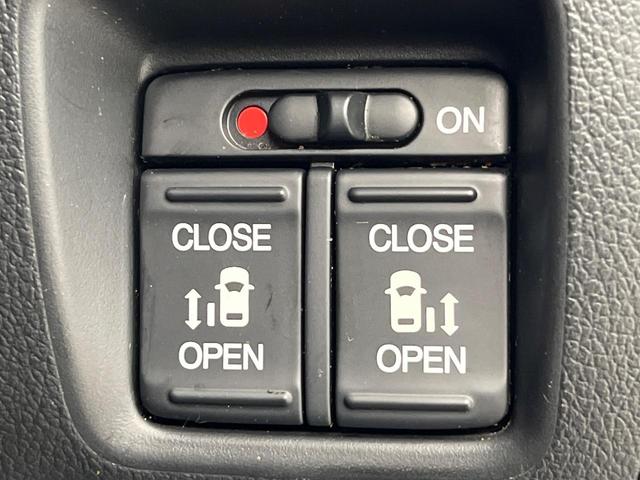 Ｎ－ＢＯＸ＋ ２トーンカラースタイル　Ｇ　ＳＳパッケージ　両側電動スライドドア　純正ナビ　バックカメラ　ＥＴＣ　スマートキー　２トーンカラー　オートエアコン　ＣＤ再生　地デジ　盗難防止装置　プライバシーガラス　横滑防止装置（3枚目）