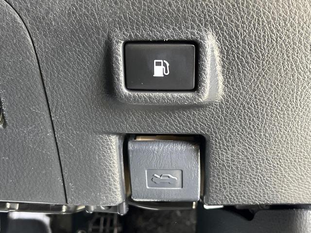 C-HR G モード ネロ 9型SDナビ 後席モニター バックカメラ 衝突被害軽減システム レーダークルーズ ハーフレザーシート ドラレコ スマートキー LEDヘッド ビルトインETC オートハイビーム 車線逸脱警報(37枚目)