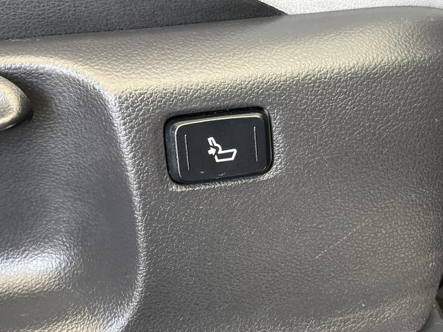 C-HR G モード ネロ 9型SDナビ 後席モニター バックカメラ 衝突被害軽減システム レーダークルーズ ハーフレザーシート ドラレコ スマートキー LEDヘッド ビルトインETC オートハイビーム 車線逸脱警報(38枚目)