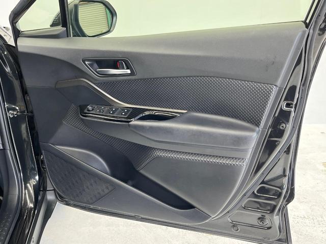 C-HR G モード ネロ 9型SDナビ 後席モニター バックカメラ 衝突被害軽減システム レーダークルーズ ハーフレザーシート ドラレコ スマートキー LEDヘッド ビルトインETC オートハイビーム 車線逸脱警報(42枚目)