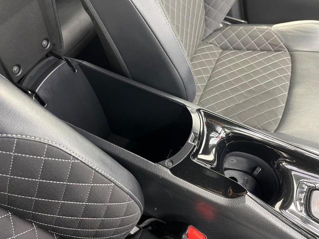 C-HR G モード ネロ 9型SDナビ 後席モニター バックカメラ 衝突被害軽減システム レーダークルーズ ハーフレザーシート ドラレコ スマートキー LEDヘッド ビルトインETC オートハイビーム 車線逸脱警報(44枚目)