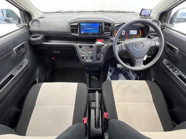 ミライース Ｌ　ＳＡＩＩＩ　スマートアシスト　ＳＤナビ　ＥＴＣ　Ｂｌｕｅｔｏｏｔｈ　フルセグ　クリアランスソナー　オートマチックハイビーム　車線逸脱警報　誤発進抑制機能　先行車発進お知らせ機能　オートライト　アイドリングストップ（2枚目）