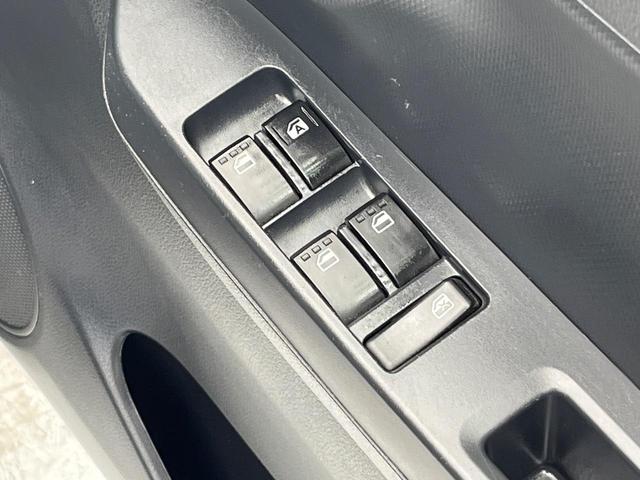 ミライース Ｌ　ＳＡＩＩＩ　スマートアシスト　ＳＤナビ　ＥＴＣ　Ｂｌｕｅｔｏｏｔｈ　フルセグ　クリアランスソナー　オートマチックハイビーム　車線逸脱警報　誤発進抑制機能　先行車発進お知らせ機能　オートライト　アイドリングストップ（31枚目）