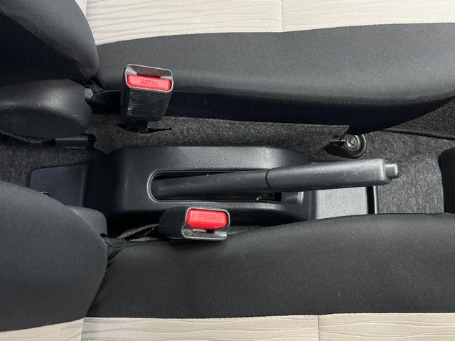 ミライース Ｌ　ＳＡＩＩＩ　スマートアシスト　ＳＤナビ　ＥＴＣ　Ｂｌｕｅｔｏｏｔｈ　フルセグ　クリアランスソナー　オートマチックハイビーム　車線逸脱警報　誤発進抑制機能　先行車発進お知らせ機能　オートライト　アイドリングストップ（41枚目）