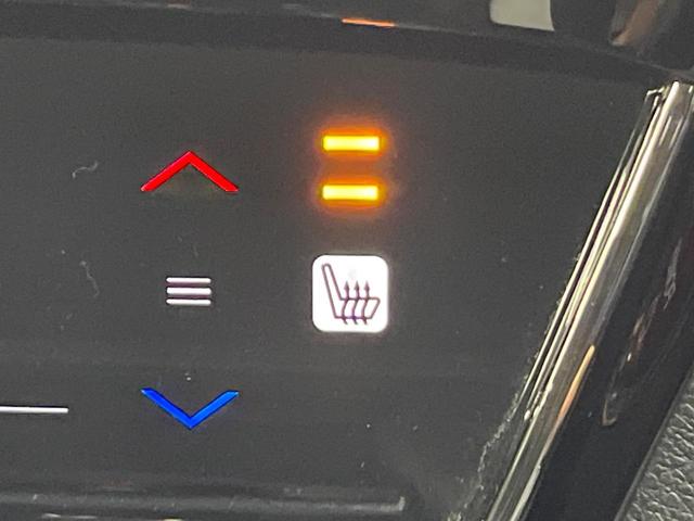 【シートヒーター】寒い日に重宝するシートヒーター！エアコンより早く温まってくれるので寒がりの人も安心ですね♪エアコンの温風は乾燥するから苦手、という方にもをおすすめです。