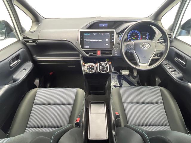 ヴォクシー ハイブリッドＺＳ　煌ＩＩ　トヨタセーフティセンス　純正１０型ナビ　バックカメラ　両側電動スライドドア　ＥＴＣ　Ｂｌｕｅｔｏｏｔｈ　ＬＥＤヘッドライト　ＬＥＤフォグライト　オートマチックハイビーム　ステアリングスイッチ（2枚目）