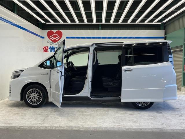 ヴォクシー ハイブリッドＺＳ　煌ＩＩ　トヨタセーフティセンス　純正１０型ナビ　バックカメラ　両側電動スライドドア　ＥＴＣ　Ｂｌｕｅｔｏｏｔｈ　ＬＥＤヘッドライト　ＬＥＤフォグライト　オートマチックハイビーム　ステアリングスイッチ（27枚目）