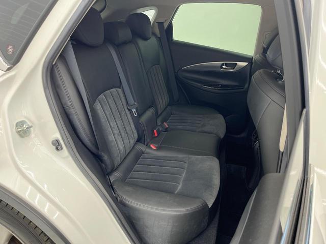 スカイラインクロスオーバー 370GT FOUR 4WD 禁煙車 純正HDDナビ BOSEサウンドシステム バックカメラ ビルトインETC パワーシート スマートキー HIDヘッド 合皮コンビシート 純正18インチアルミ サイドブラインド(9枚目)