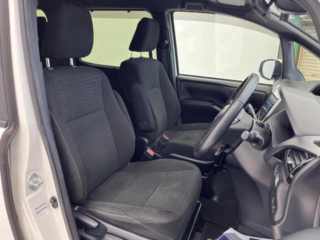 ノア Ｇ　両側電動ドア　後席モニター　バックカメラ　衝突被害軽減システム　ドラレコ　コーナーセンサー　スマートキー　ＬＥＤヘッド　ナビ連動ＥＴＣ　クルコン　純正１５インチアルミ　オートハイビーム　車線逸脱警報（8枚目）