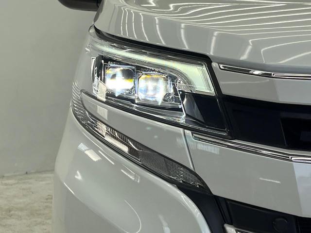 ノア Ｇ　両側電動ドア　後席モニター　バックカメラ　衝突被害軽減システム　ドラレコ　コーナーセンサー　スマートキー　ＬＥＤヘッド　ナビ連動ＥＴＣ　クルコン　純正１５インチアルミ　オートハイビーム　車線逸脱警報（12枚目）