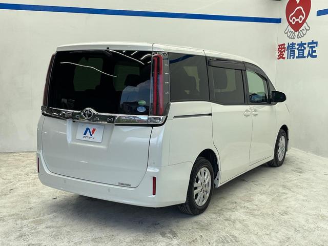 ノア Ｇ　両側電動ドア　後席モニター　バックカメラ　衝突被害軽減システム　ドラレコ　コーナーセンサー　スマートキー　ＬＥＤヘッド　ナビ連動ＥＴＣ　クルコン　純正１５インチアルミ　オートハイビーム　車線逸脱警報（17枚目）