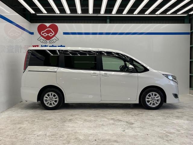 ノア Ｇ　両側電動ドア　後席モニター　バックカメラ　衝突被害軽減システム　ドラレコ　コーナーセンサー　スマートキー　ＬＥＤヘッド　ナビ連動ＥＴＣ　クルコン　純正１５インチアルミ　オートハイビーム　車線逸脱警報（26枚目）