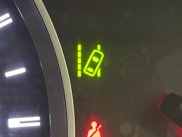 ノア Ｇ　両側電動ドア　後席モニター　バックカメラ　衝突被害軽減システム　ドラレコ　コーナーセンサー　スマートキー　ＬＥＤヘッド　ナビ連動ＥＴＣ　クルコン　純正１５インチアルミ　オートハイビーム　車線逸脱警報（29枚目）