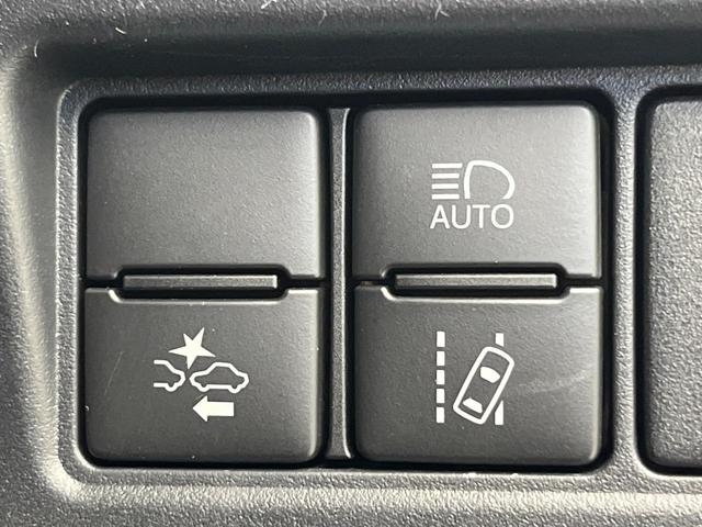 ノア Ｇ　両側電動ドア　後席モニター　バックカメラ　衝突被害軽減システム　ドラレコ　コーナーセンサー　スマートキー　ＬＥＤヘッド　ナビ連動ＥＴＣ　クルコン　純正１５インチアルミ　オートハイビーム　車線逸脱警報（38枚目）