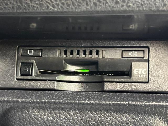 ノア Ｇ　両側電動ドア　後席モニター　バックカメラ　衝突被害軽減システム　ドラレコ　コーナーセンサー　スマートキー　ＬＥＤヘッド　ナビ連動ＥＴＣ　クルコン　純正１５インチアルミ　オートハイビーム　車線逸脱警報（40枚目）