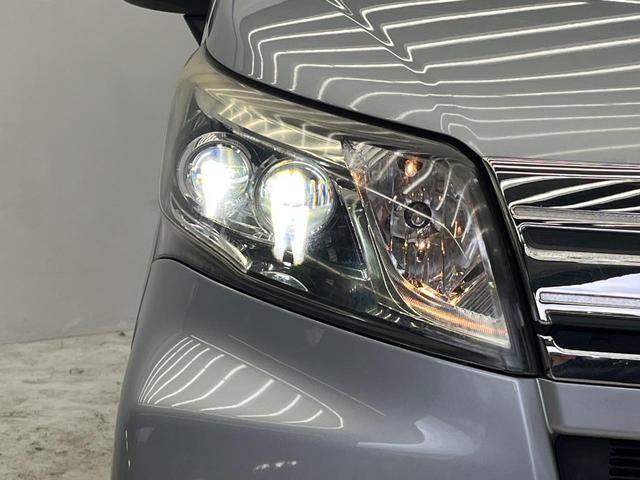 【ＬＥＤヘッドライト】悪天候や夜間走行時も良好な視界を確保し安心して運転できる高輝度ＬＥＤヘッドライトを装備！点灯速度が早く、消費電力も抑えられています。