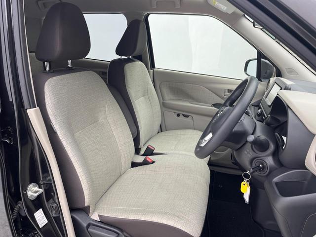 デイズ Ｓ　インテリジェントエマージェンシーブレーキ　ナビ　バックカメラ　ＥＴＣ　Ｂｌｕｅｔｏｏｔｈ　ドライブレコーダー　クリアランスソナー　オートライト　ＣＤ再生　地デジ　盗難防止装置　プライバシーガラス（8枚目）