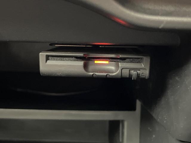 ノート e-パワー メダリスト 純正SDナビ 全周囲カメラ 衝突被害軽減システム 禁煙車 ハーフレザーシート ドラレコ コーナーセンサー スマートキー LEDヘッド ETC 純正15インチアルミ 車線逸脱警報 オートライト(6枚目)