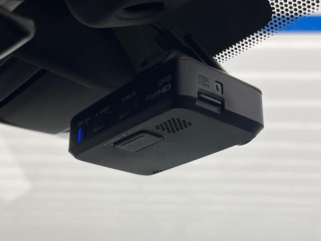 ノート e-パワー メダリスト 純正SDナビ 全周囲カメラ 衝突被害軽減システム 禁煙車 ハーフレザーシート ドラレコ コーナーセンサー スマートキー LEDヘッド ETC 純正15インチアルミ 車線逸脱警報 オートライト(7枚目)