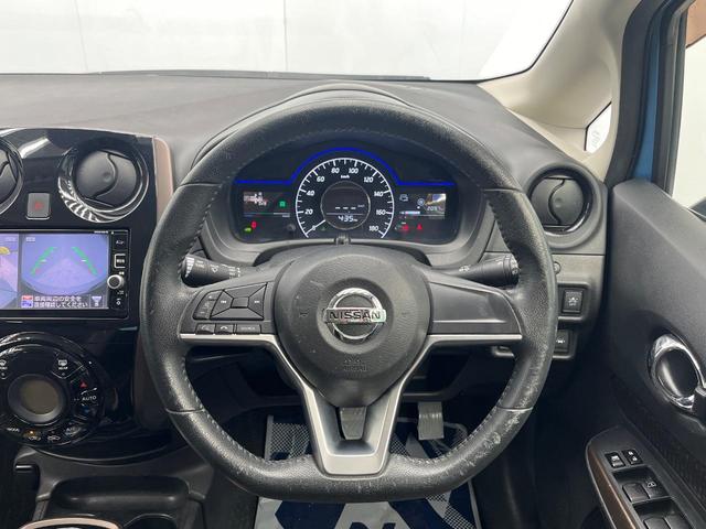 ノート e-パワー メダリスト 純正SDナビ 全周囲カメラ 衝突被害軽減システム 禁煙車 ハーフレザーシート ドラレコ コーナーセンサー スマートキー LEDヘッド ETC 純正15インチアルミ 車線逸脱警報 オートライト(11枚目)