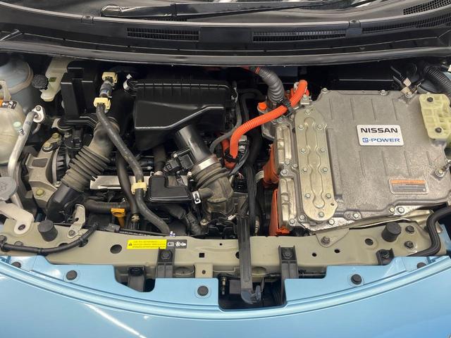 ノート e-パワー メダリスト 純正SDナビ 全周囲カメラ 衝突被害軽減システム 禁煙車 ハーフレザーシート ドラレコ コーナーセンサー スマートキー LEDヘッド ETC 純正15インチアルミ 車線逸脱警報 オートライト(18枚目)