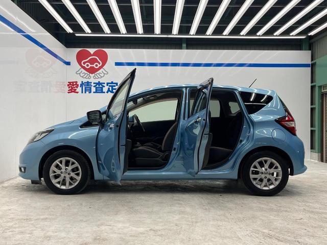 ノート e-パワー メダリスト 純正SDナビ 全周囲カメラ 衝突被害軽減システム 禁煙車 ハーフレザーシート ドラレコ コーナーセンサー スマートキー LEDヘッド ETC 純正15インチアルミ 車線逸脱警報 オートライト(26枚目)