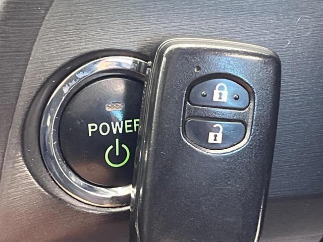プリウス Ｓ　純正ＨＤＤナビ　禁煙車　スマートキー　ビルトインＥＴＣ　オートライト　オートエアコン　Ｂｌｕｅｔｏｏｔｈ（5枚目）