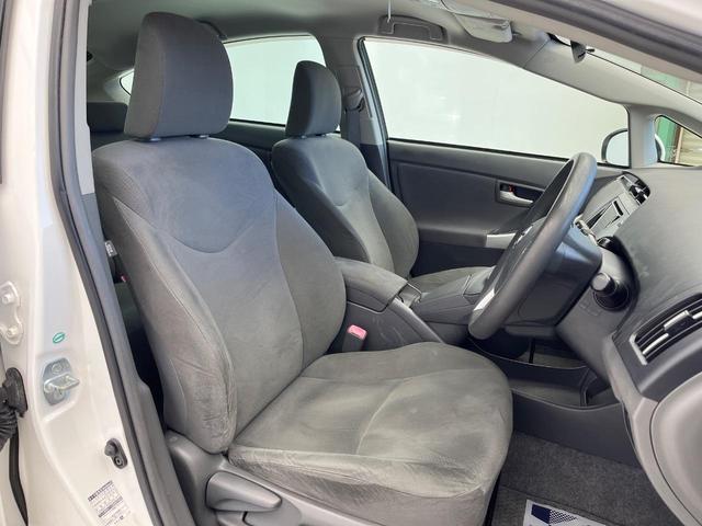 プリウス Ｓ　純正ＨＤＤナビ　禁煙車　スマートキー　ビルトインＥＴＣ　オートライト　オートエアコン　Ｂｌｕｅｔｏｏｔｈ（8枚目）