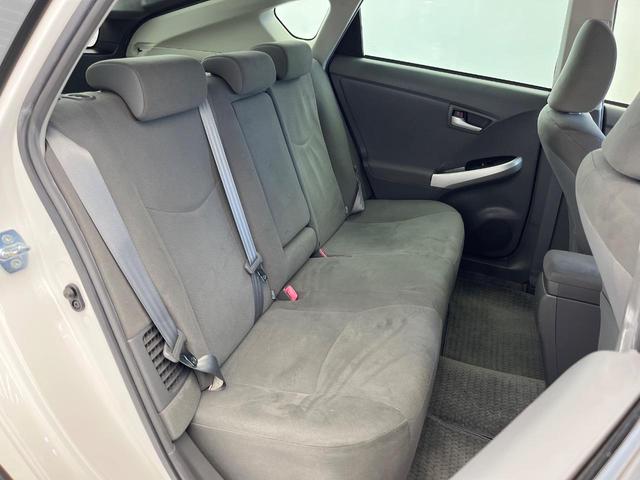 プリウス Ｓ　純正ＨＤＤナビ　禁煙車　スマートキー　ビルトインＥＴＣ　オートライト　オートエアコン　Ｂｌｕｅｔｏｏｔｈ（9枚目）