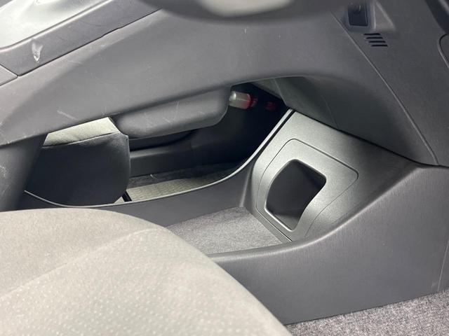 プリウス Ｓ　純正ＨＤＤナビ　禁煙車　スマートキー　ビルトインＥＴＣ　オートライト　オートエアコン　Ｂｌｕｅｔｏｏｔｈ（33枚目）