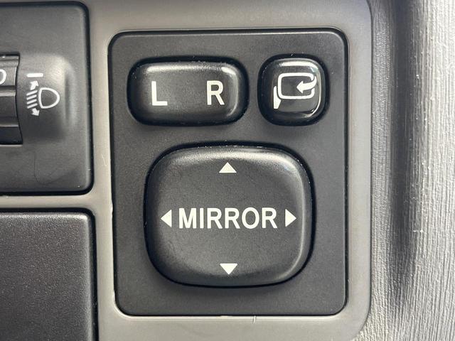 プリウス Ｓ　純正ＨＤＤナビ　禁煙車　スマートキー　ビルトインＥＴＣ　オートライト　オートエアコン　Ｂｌｕｅｔｏｏｔｈ（39枚目）