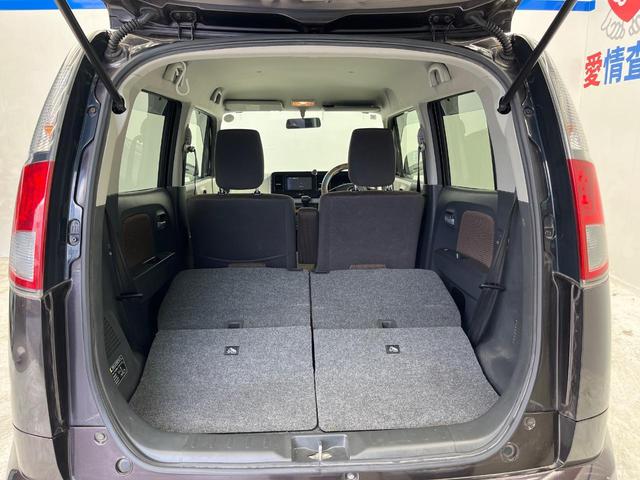 ���i�̂���������ʋ΁A���}���ɏ\���ȉ׎��X�y�[�X���m�ۂ��Ă���܂��B�Z�J���h�V�[�g��|���ƁA�傫�ȉו��̐ύڂ��\�ł���